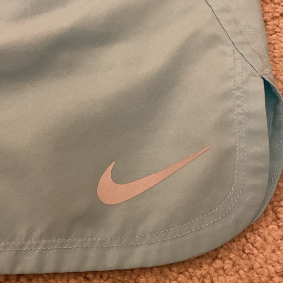 Nike Dri Fit shorts - Picture 2 of 6
